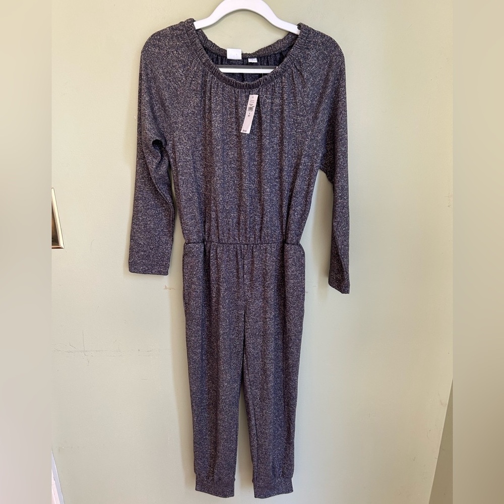 NWT Gap  knit sparkle jumpsuit. Grey w/gold lurex thread. 6/7. Holiday vibes!